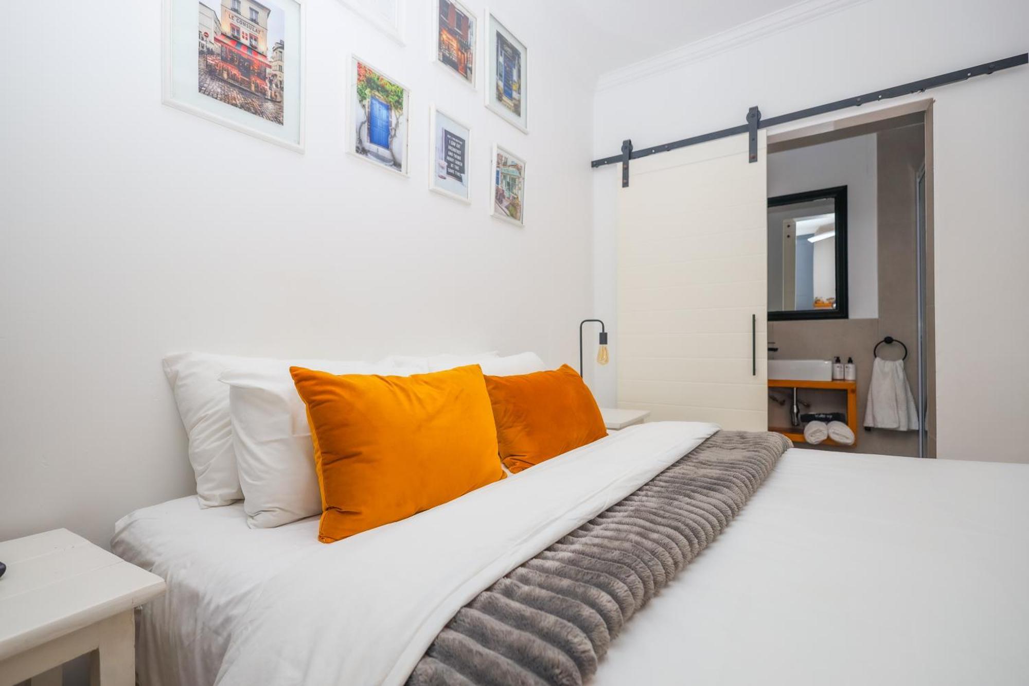 The Blue Door B&B East London Extérieur photo
